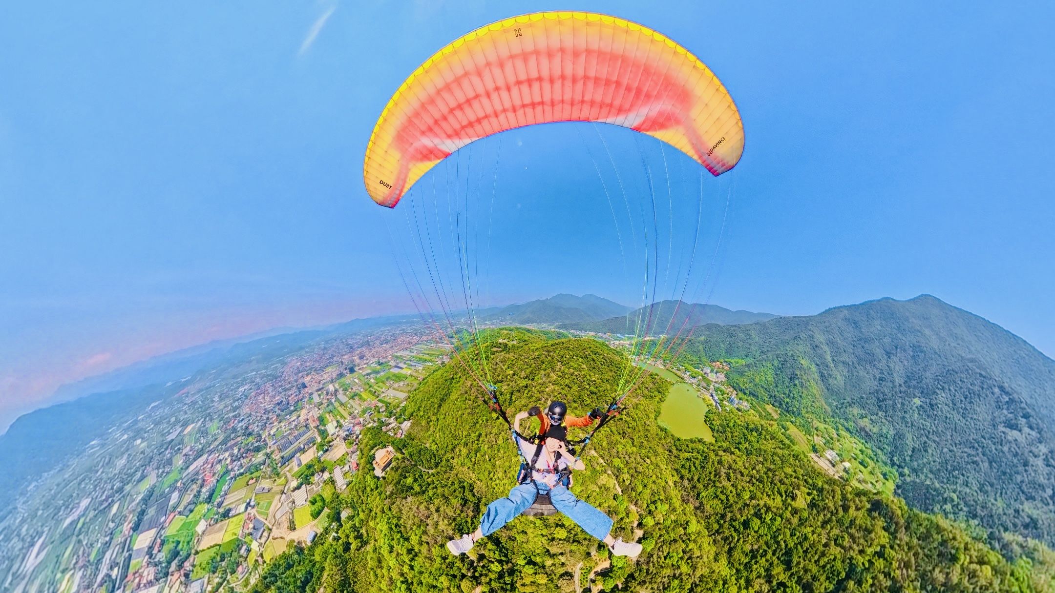 利用Gopro錄下整個飛行過程，享受翱翔空中的快感