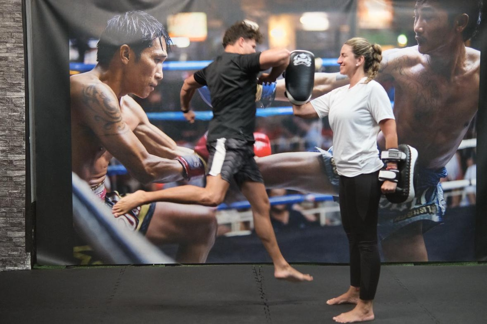 Feel the power and intensity of ancient Thai techniques with dynamic and fully guided training 