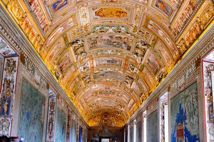 Vatican Museum, Sistine Chapel and St. Peter's Basilica guided tour 