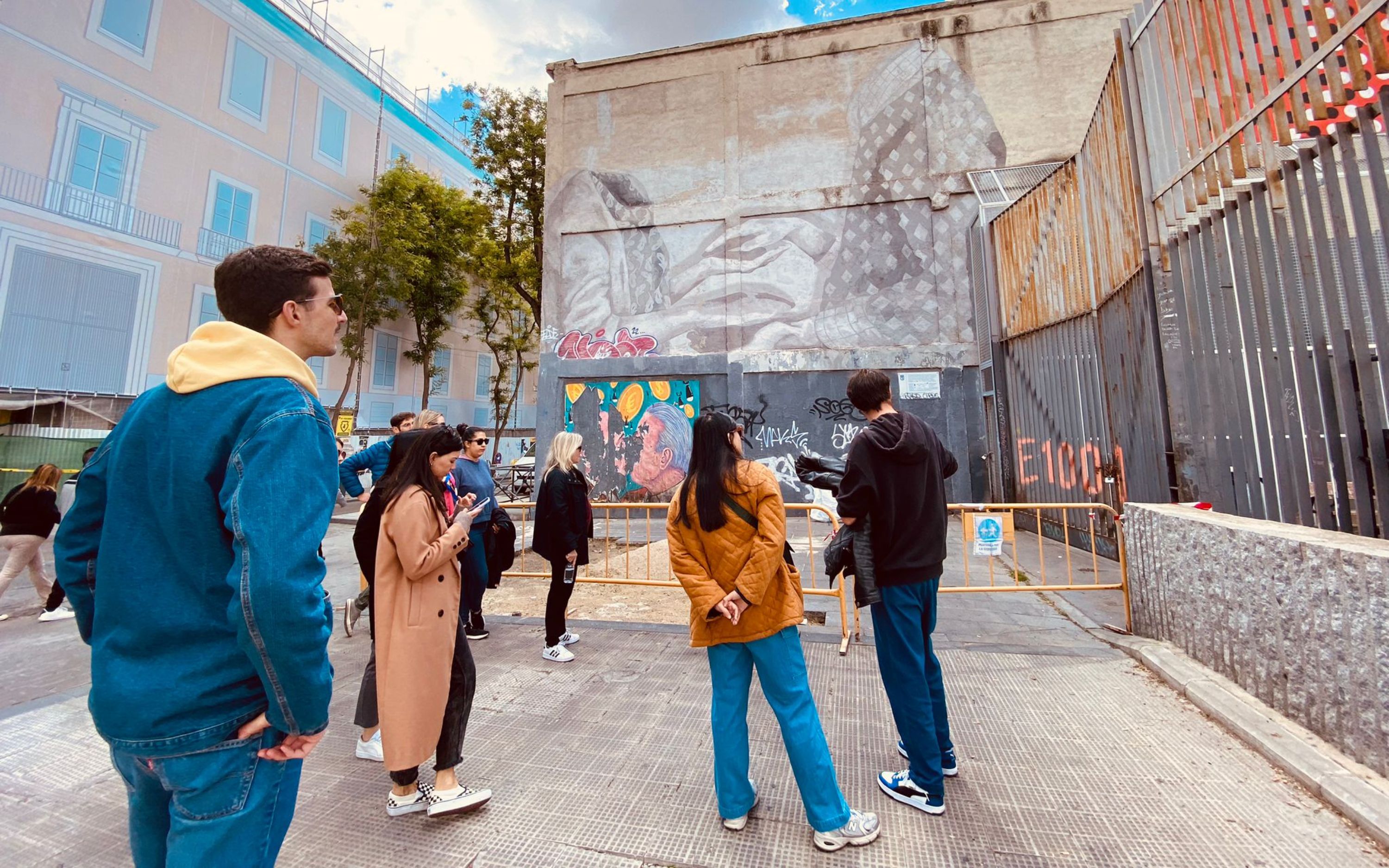Street art and graffiti tour in Madrid