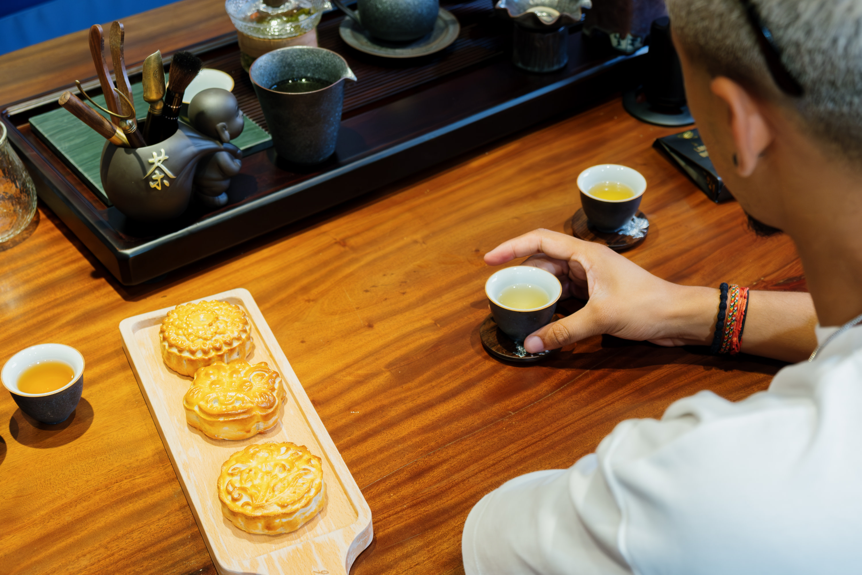 Mooncake Baking Experience with Vietnamese Tea Tasting in Hanoi