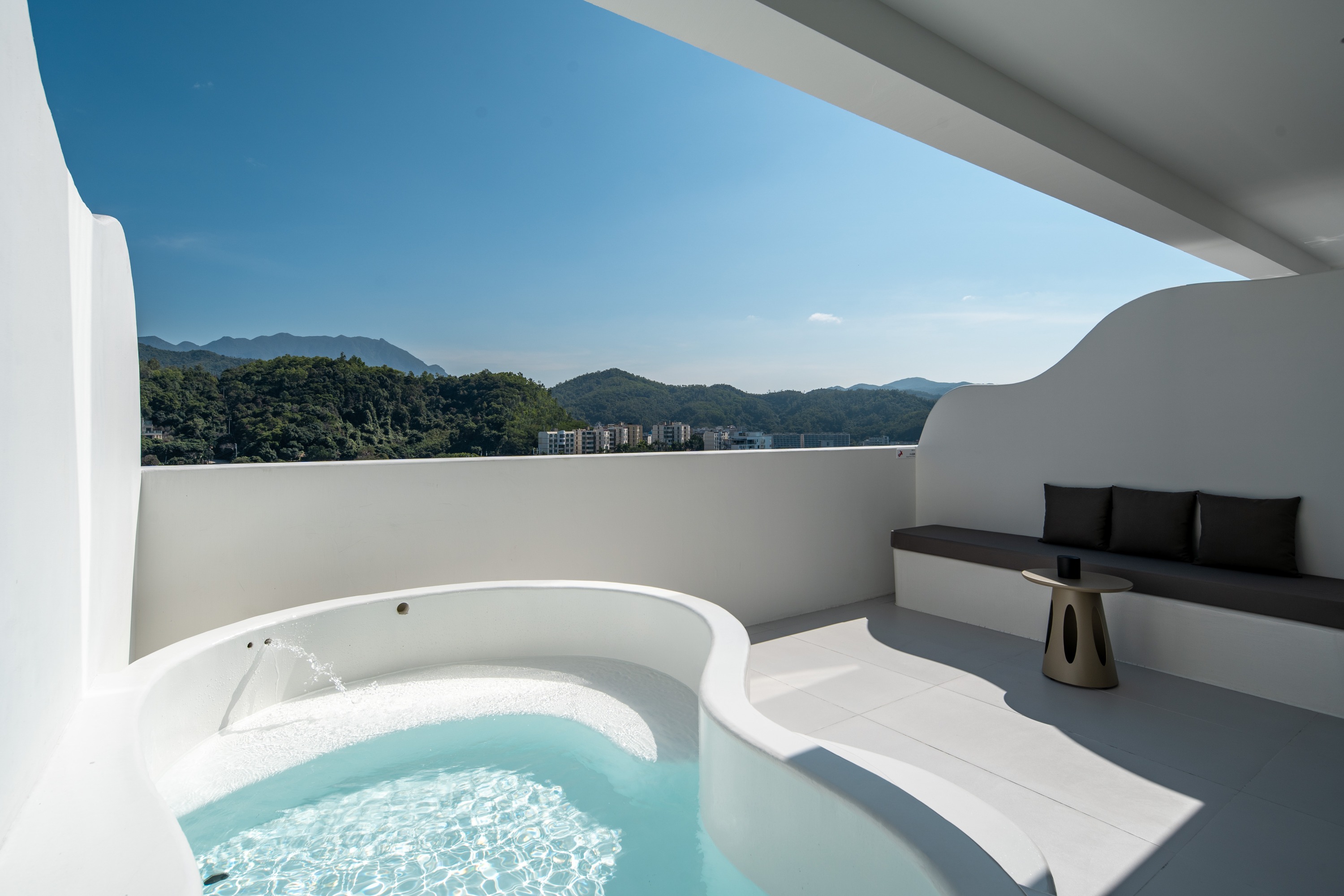 Building K·Side Sea View Bubble Pool Twin Room K105