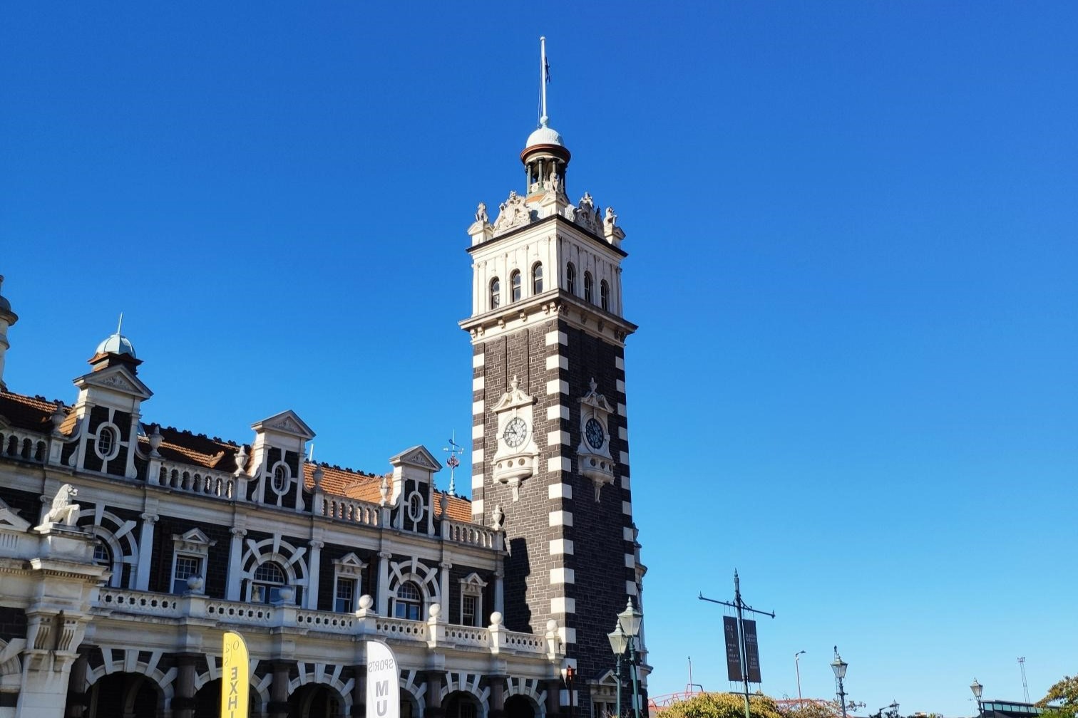 Dunedin City, Larnach Castle & Coastal Views Tour