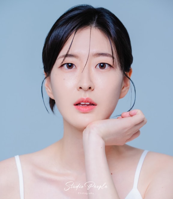 Seoul Private K-Beauty Personal Color Profile/Passport Photo Shoot