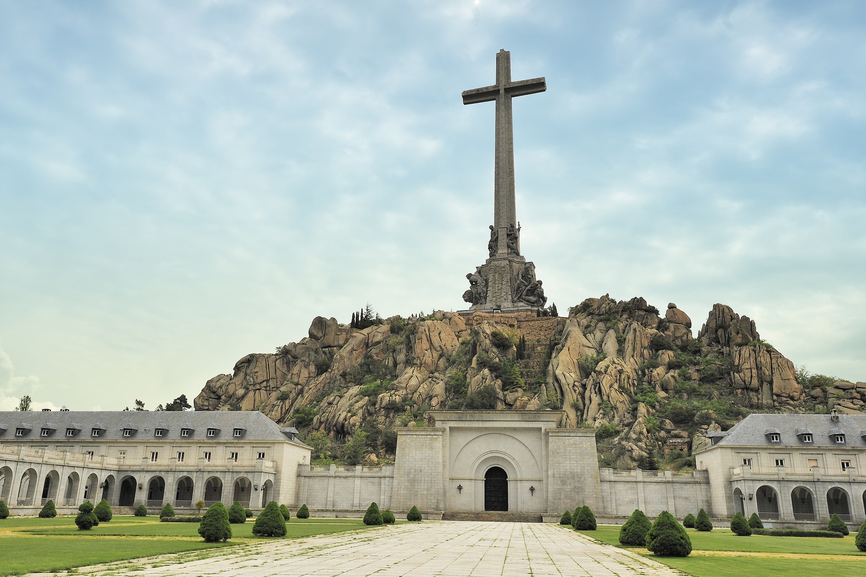 tours of valley of the fallen
