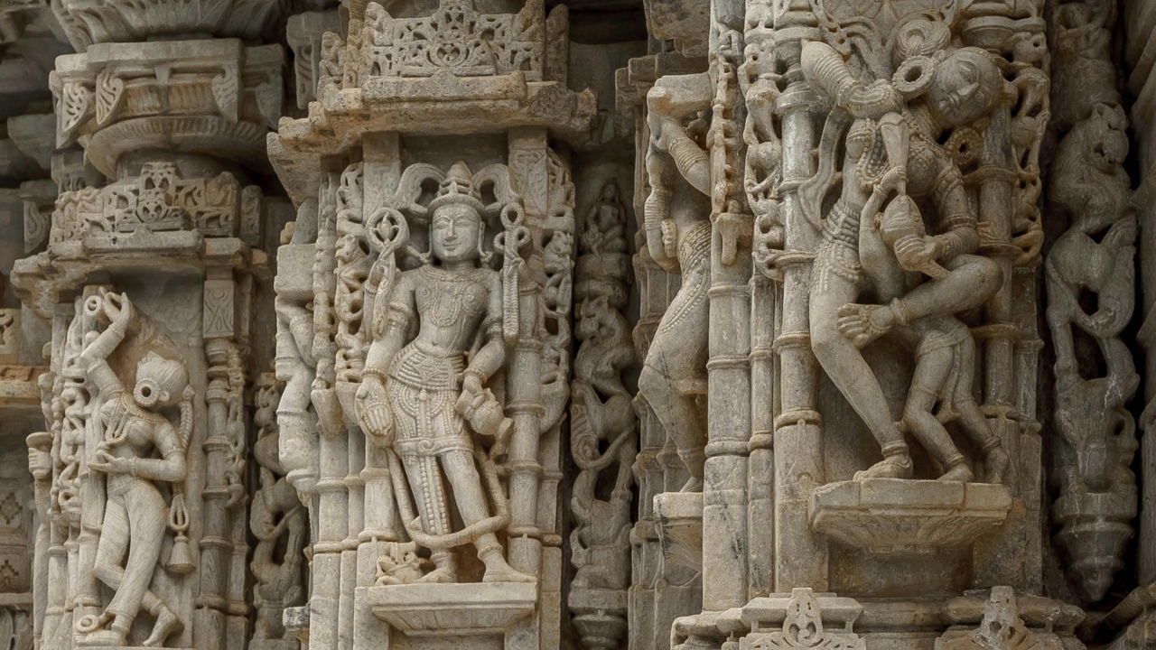 Udaipur: Full-Day Kumbhalgarh & Jain Temple Private Tour