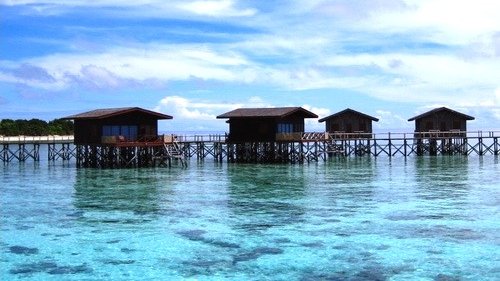錫安安島是「Bajau Laut」（海上吉普賽人）的家園，他們住在島海岸的小屋裡