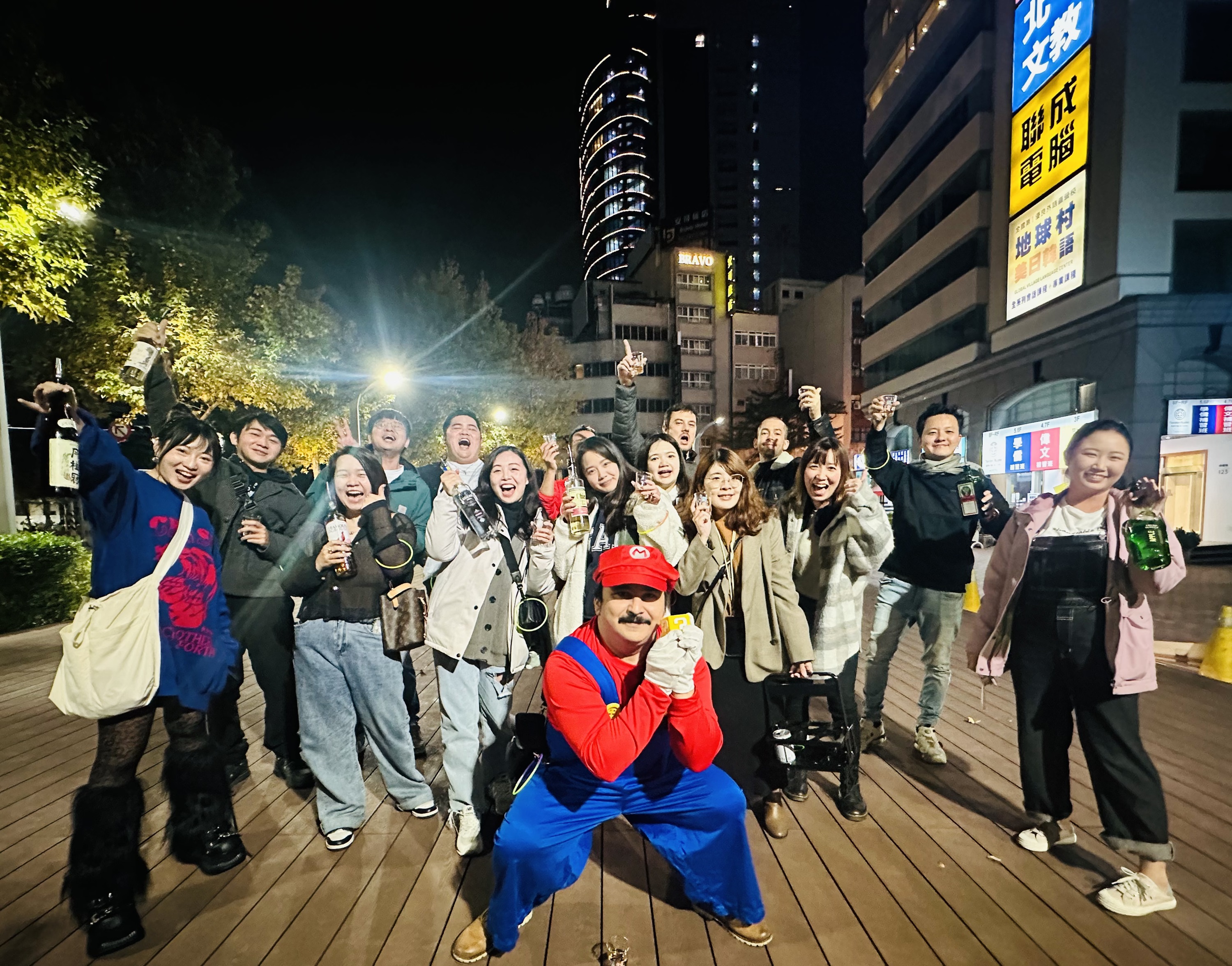 Taichung Pub crawl : Join in locals' nightlife routine after work