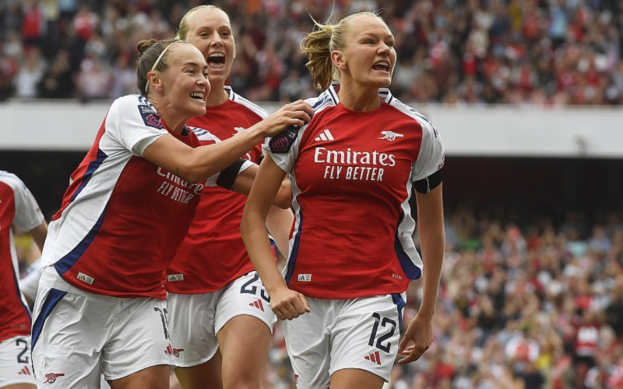 Arsenal Women v West Ham United Women WSL Match at Emirates Stadium