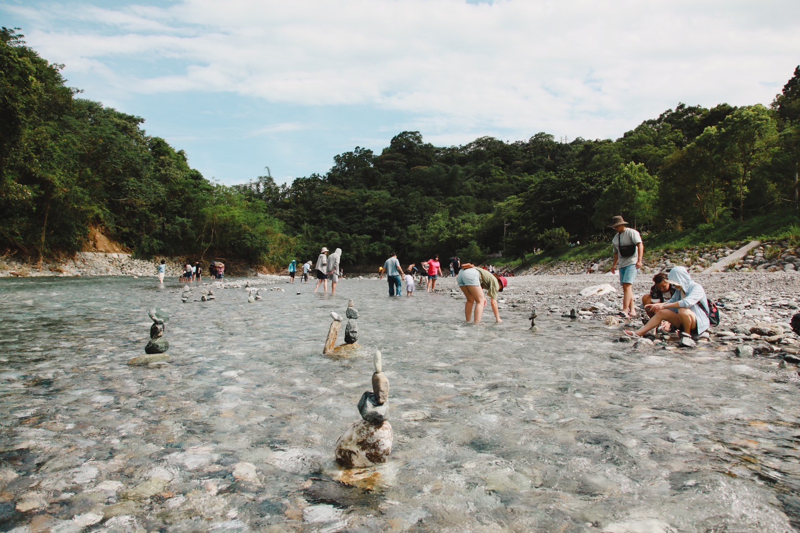 花蓮：縱谷山海森旅一日遊｜七星潭/石梯坪/鯉魚潭/新社梯田