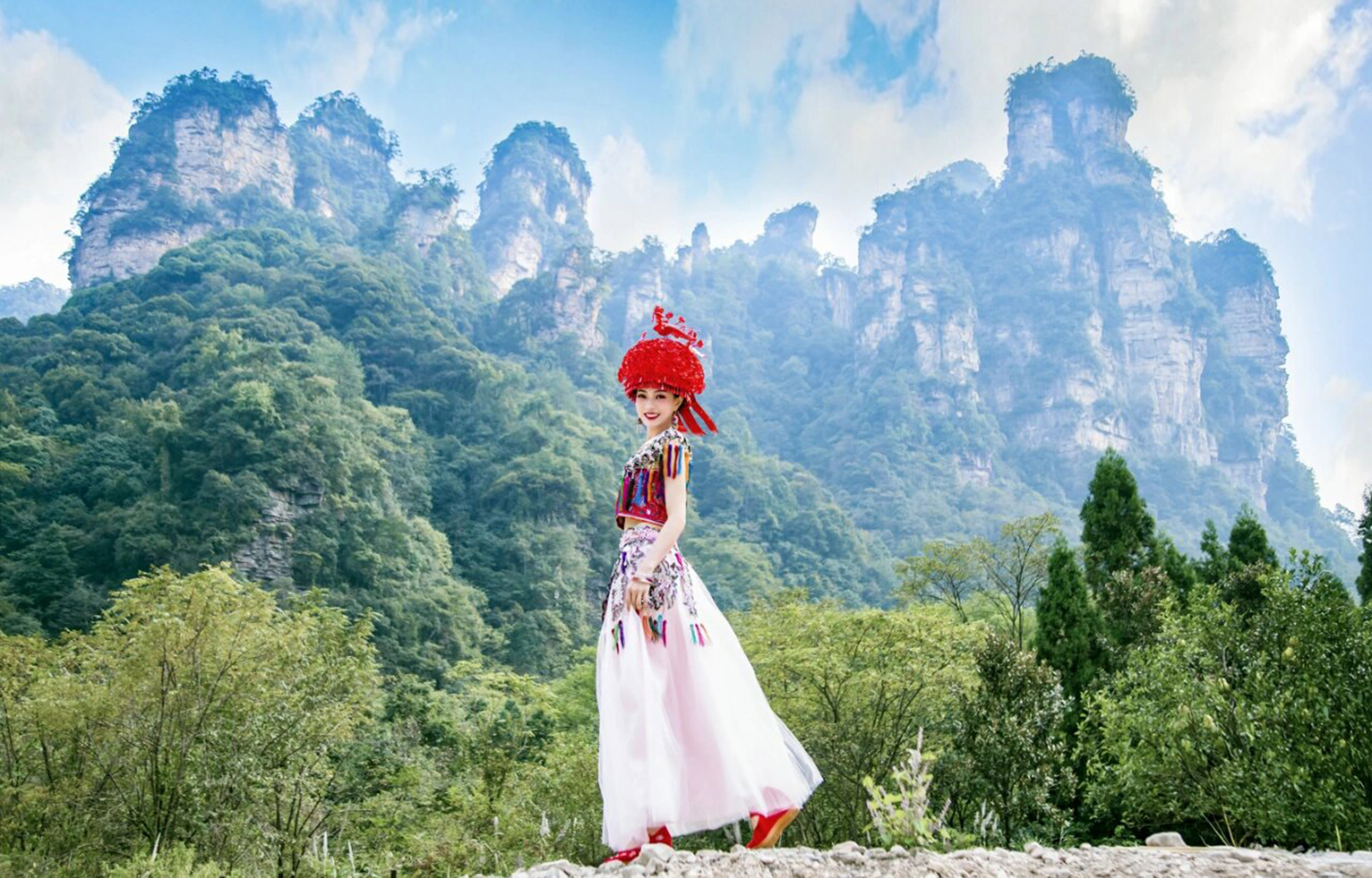 Zhangjiajie Service Package: Includes Scenic Tickets, Guide, Charter