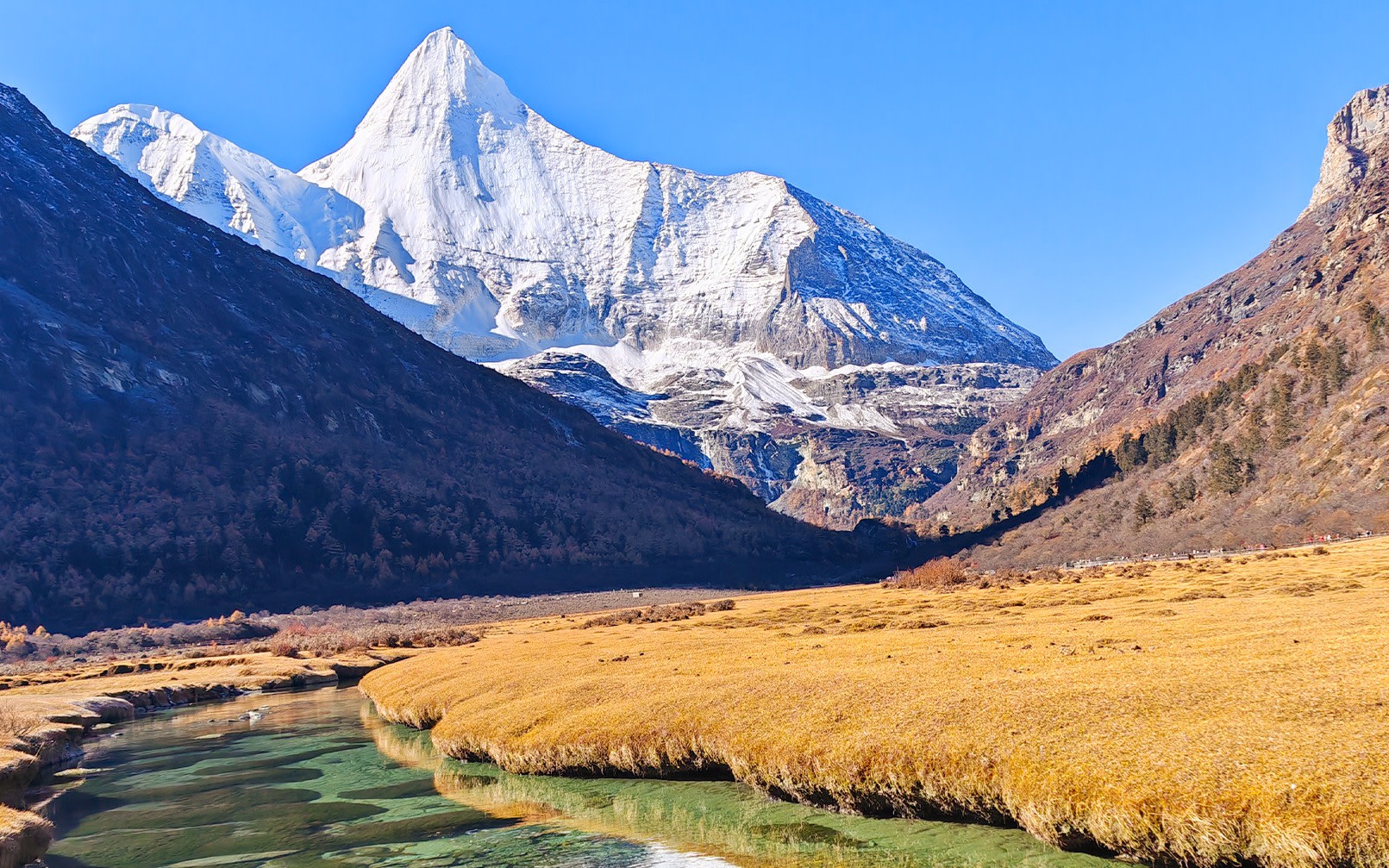 7-day winter tour in Western Sichuan, Daocheng Yading & Mount Siguniang