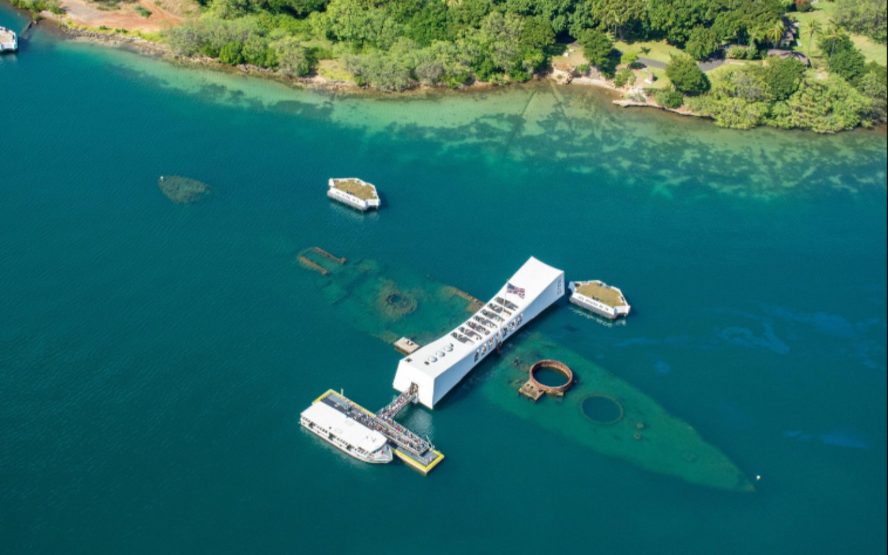 Pearl Harbor, USS Arizona Memorial & Honolulu City Tour