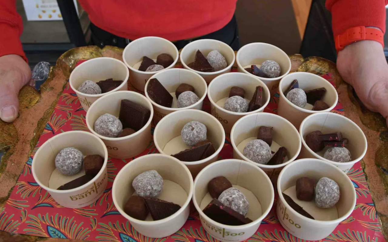 賓客將品嚐道地的伯恩巧克力，同時深入了解這座城市豐富的糖果糕點歷史。