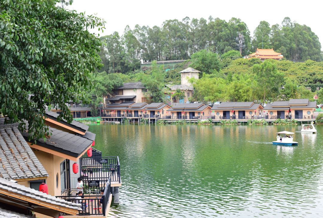 Shenzhen Guanlan Landscape Garden Lakeside Villa 2-day tour (hot spring health banquet + Zhoushi seafood theme buffet + Guanlan Landscape Garden Lakeside Villa viewing terrace room + unlimited spa + Guanlan Landscape Garden Tourism Cultural Park)