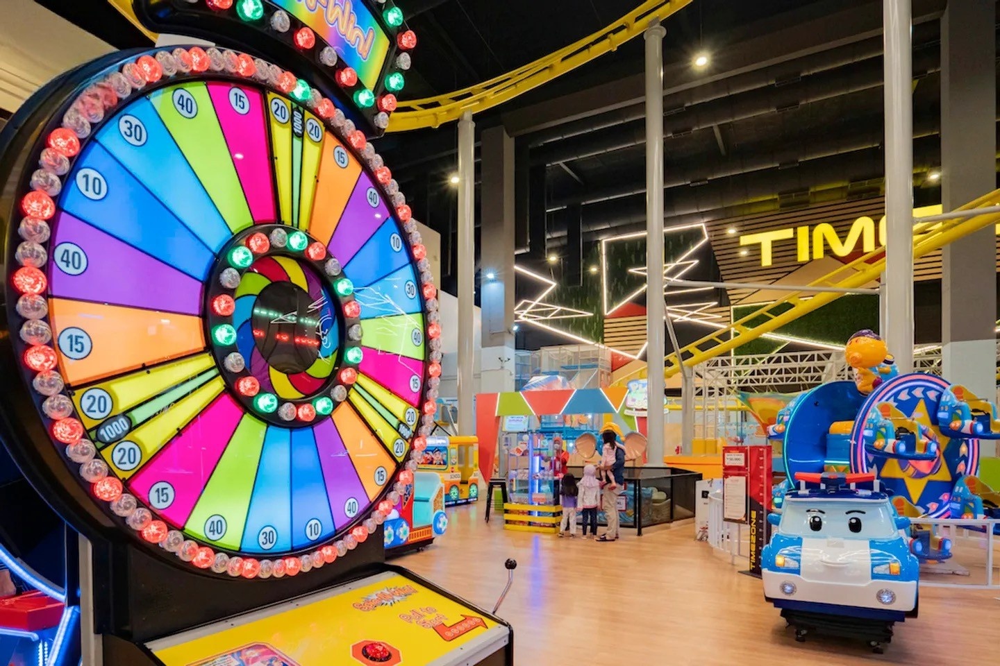 在峇里島薩瑪斯塔 (Samasta Bali) 的 Timezone 暢玩各式各樣的精彩遊戲