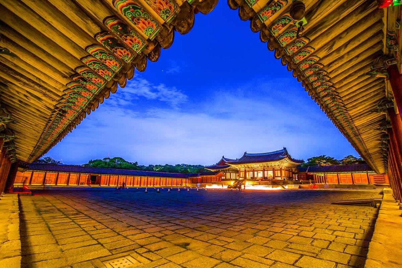 Seoul Night Palace, Market & Hidden View Tour