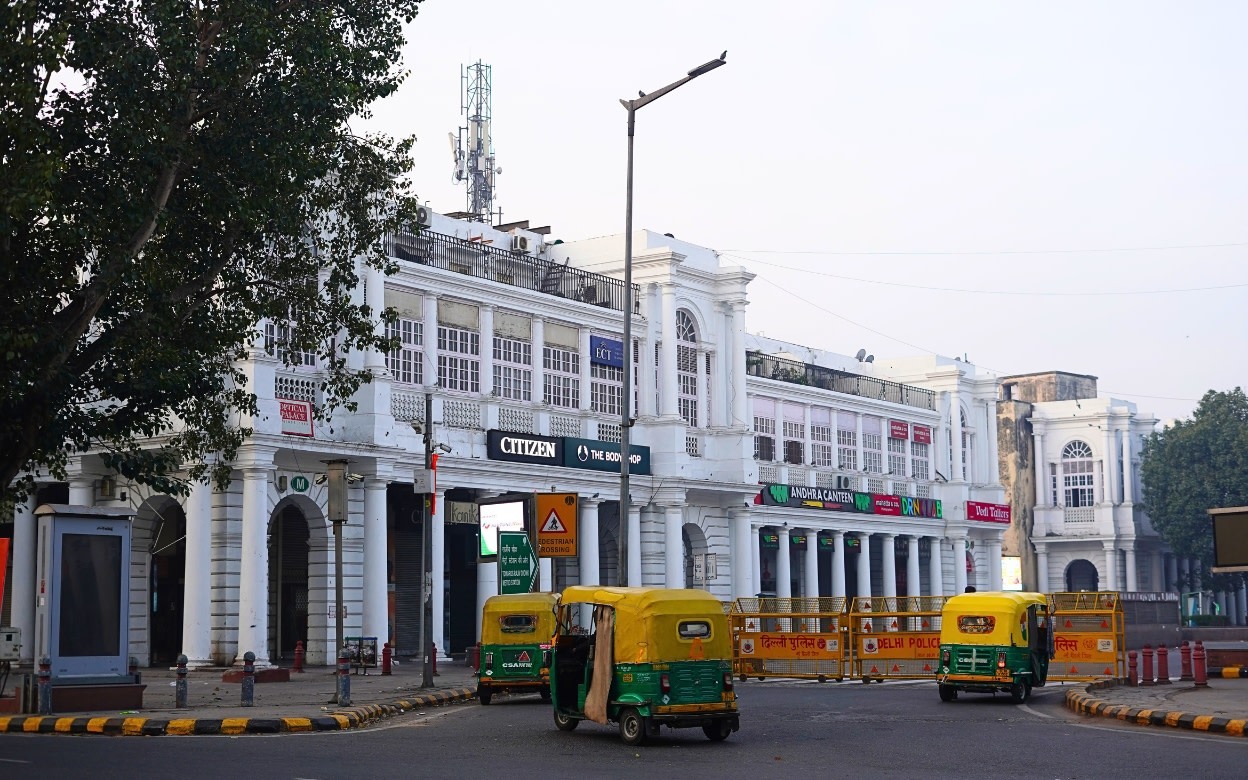 New Delhi: Connaught Walk with Markets and Temples