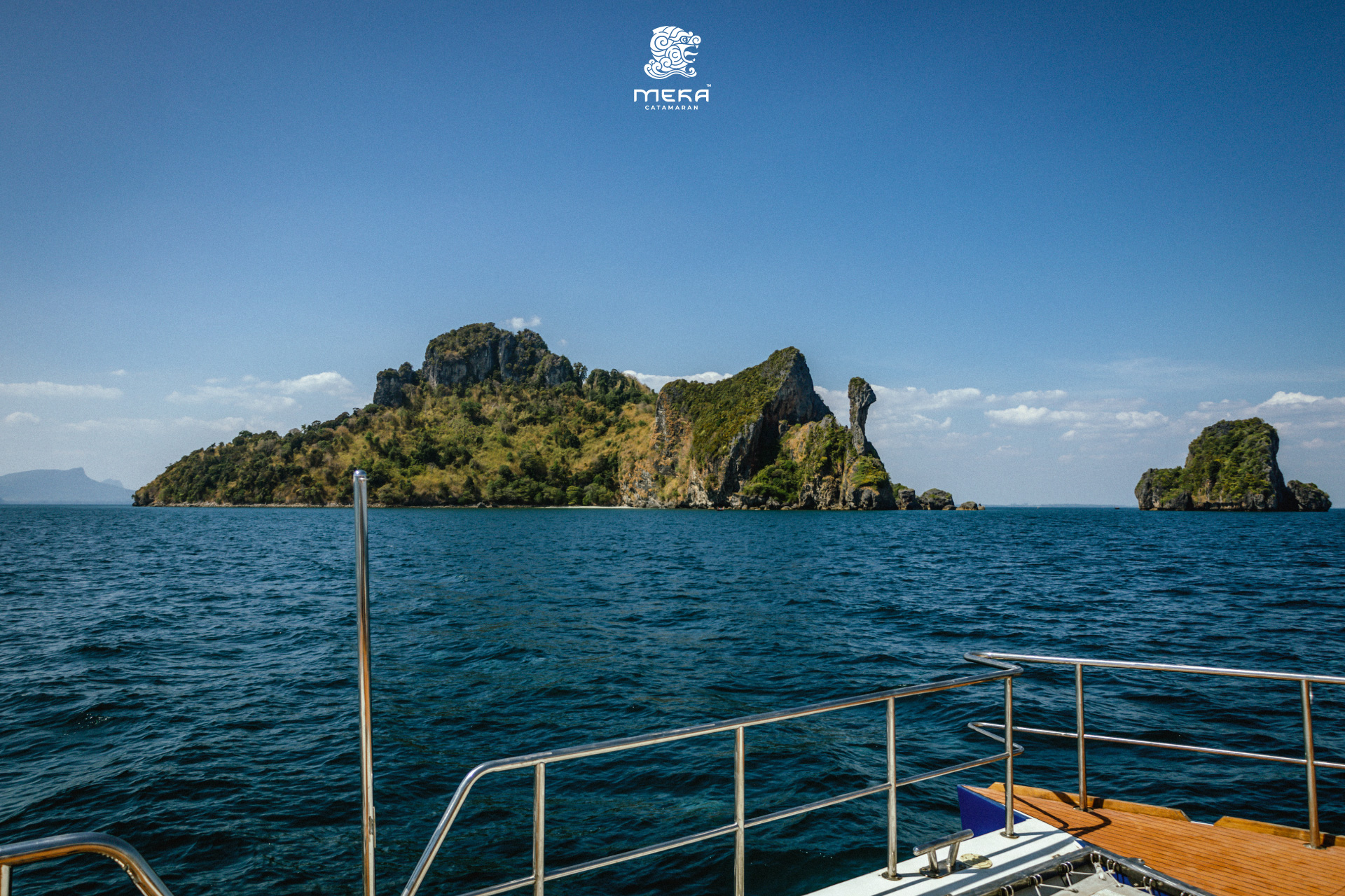 甲米 (Krabi)：乘坐 Meka 雙體船前往皮皮島 (Phi Phi Islands) 的一日遊
