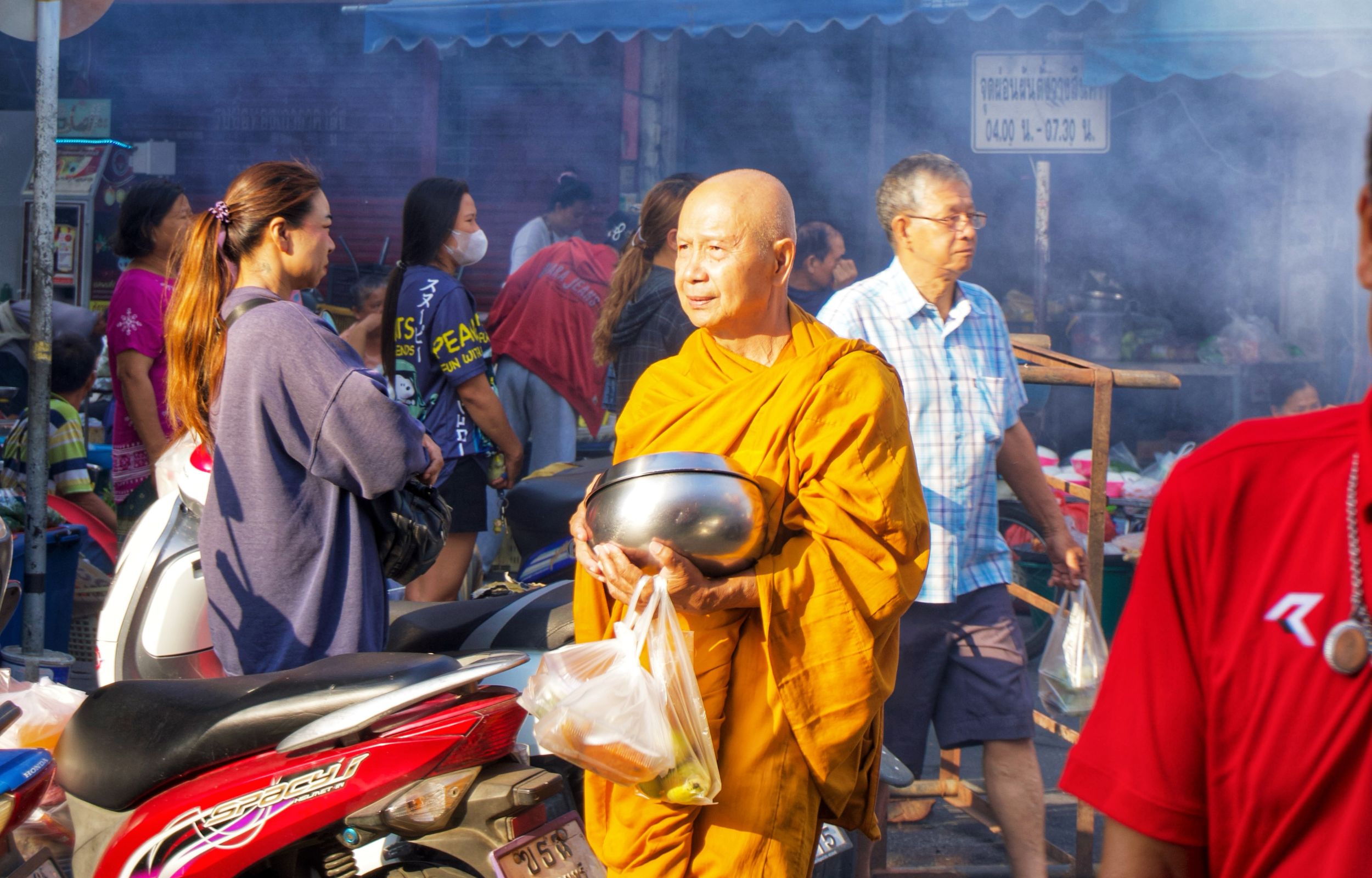 Kanchanaburi: Morning Bike Tour History Stops & Local Lunch.