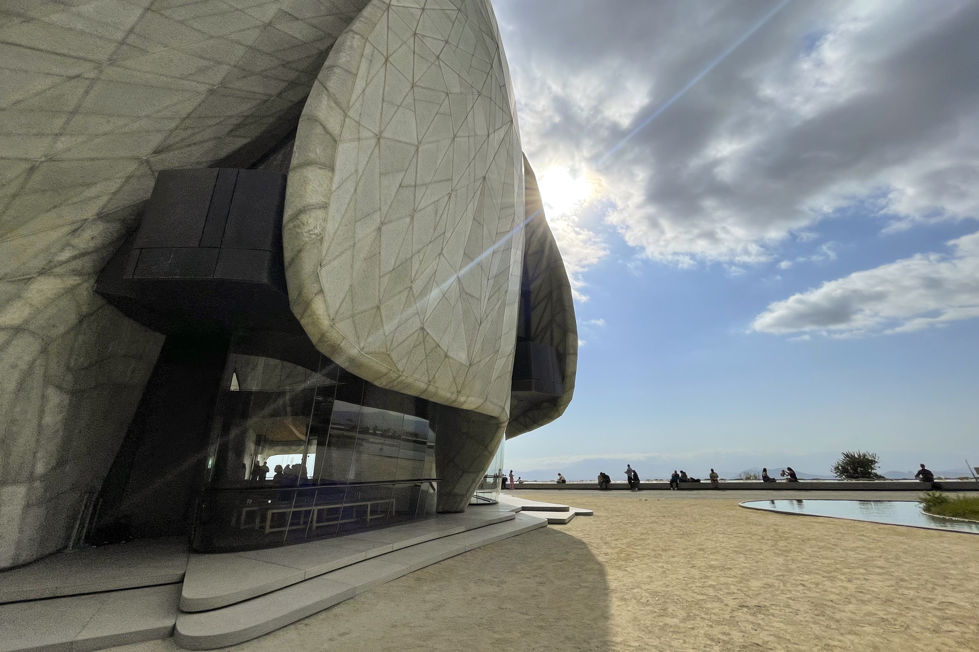 Bahá'i Temple and Cousiño Macul Vineyard