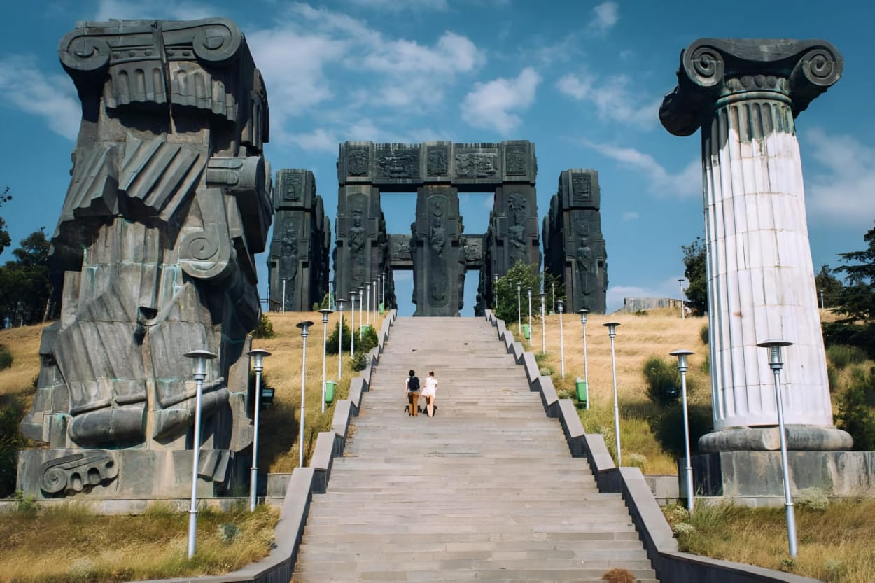 Tbilisi to Kakheti: 7Wine Tasting, Sighnaghi & Monument