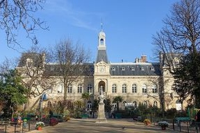 Live Like a French Walking Tour in Paris