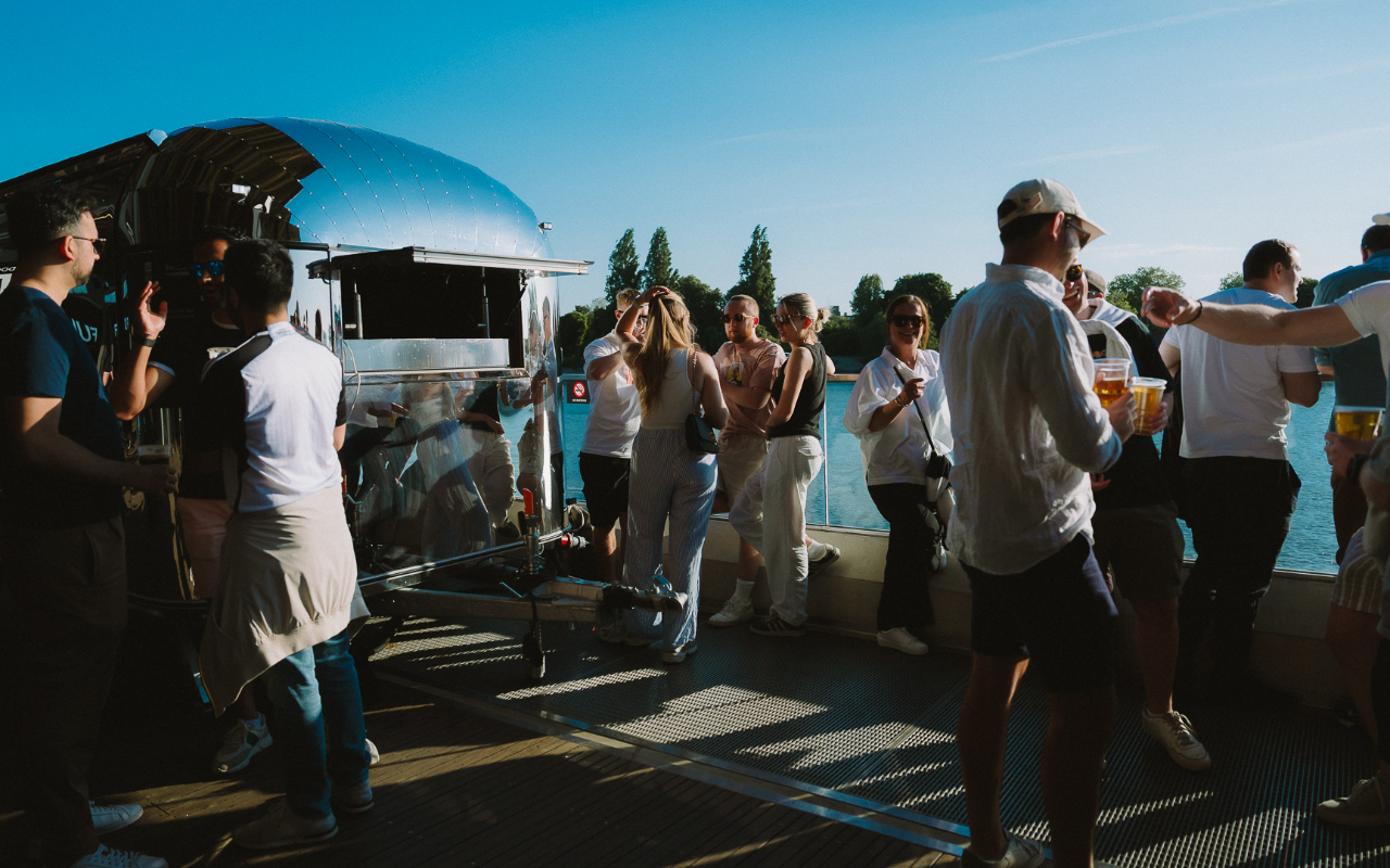 憑富勒姆比賽門票體驗歷史悠久的克拉文農場球場的氛圍 憑富勒姆比賽門票體驗歷史悠久的克拉文農場球場的氛圍