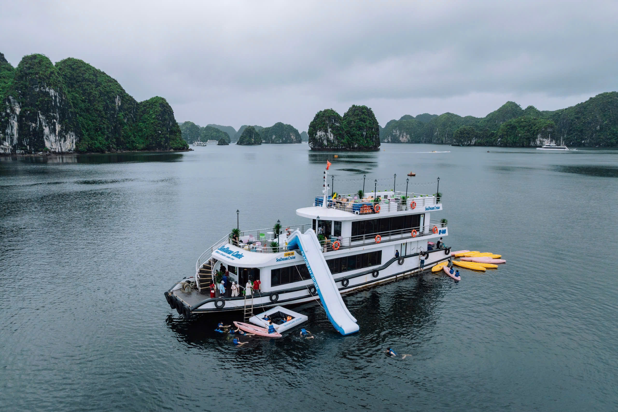 Sea Dream Day Cruise: Lan Ha Bay & Viet Hai Village