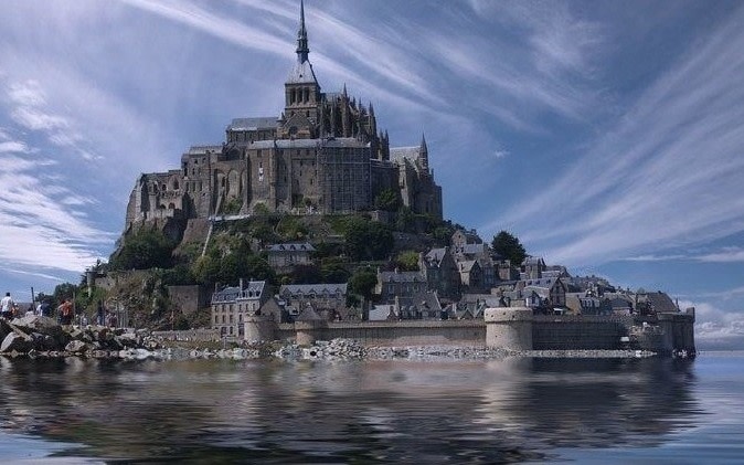 Paris Mont Saint-Michel 2-Hour Historical Walking Tour