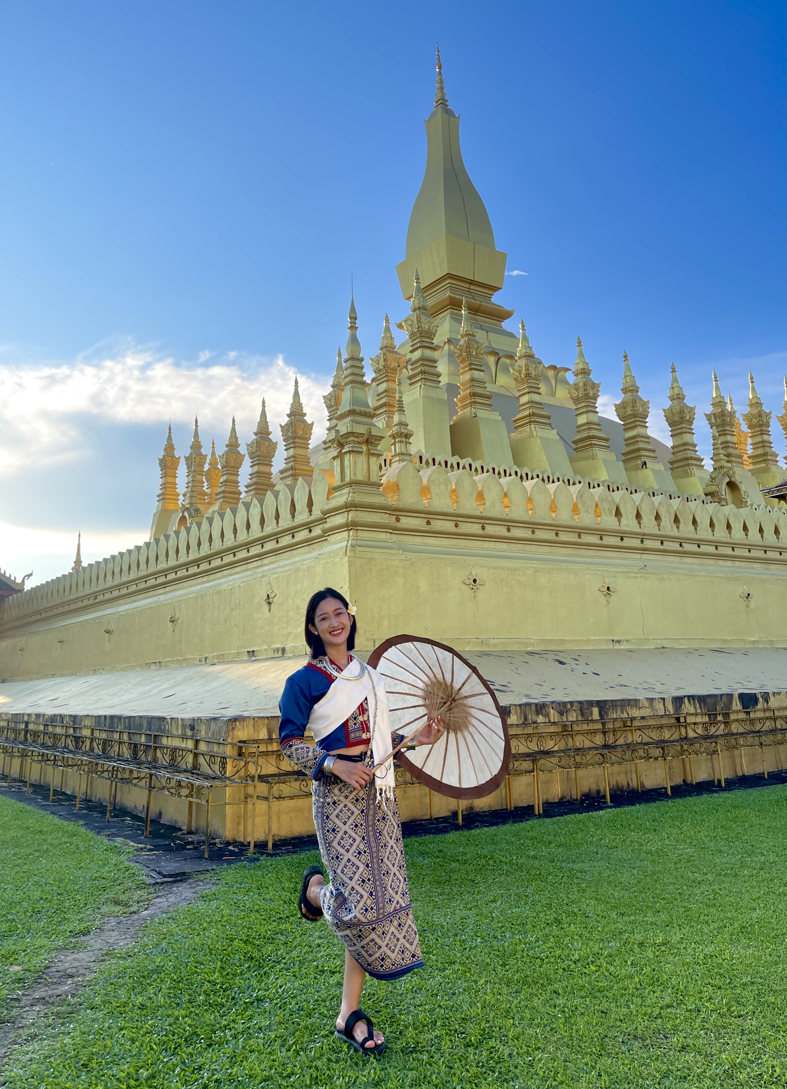 Laos Traditional Costume Photo Tour in Vientiane
