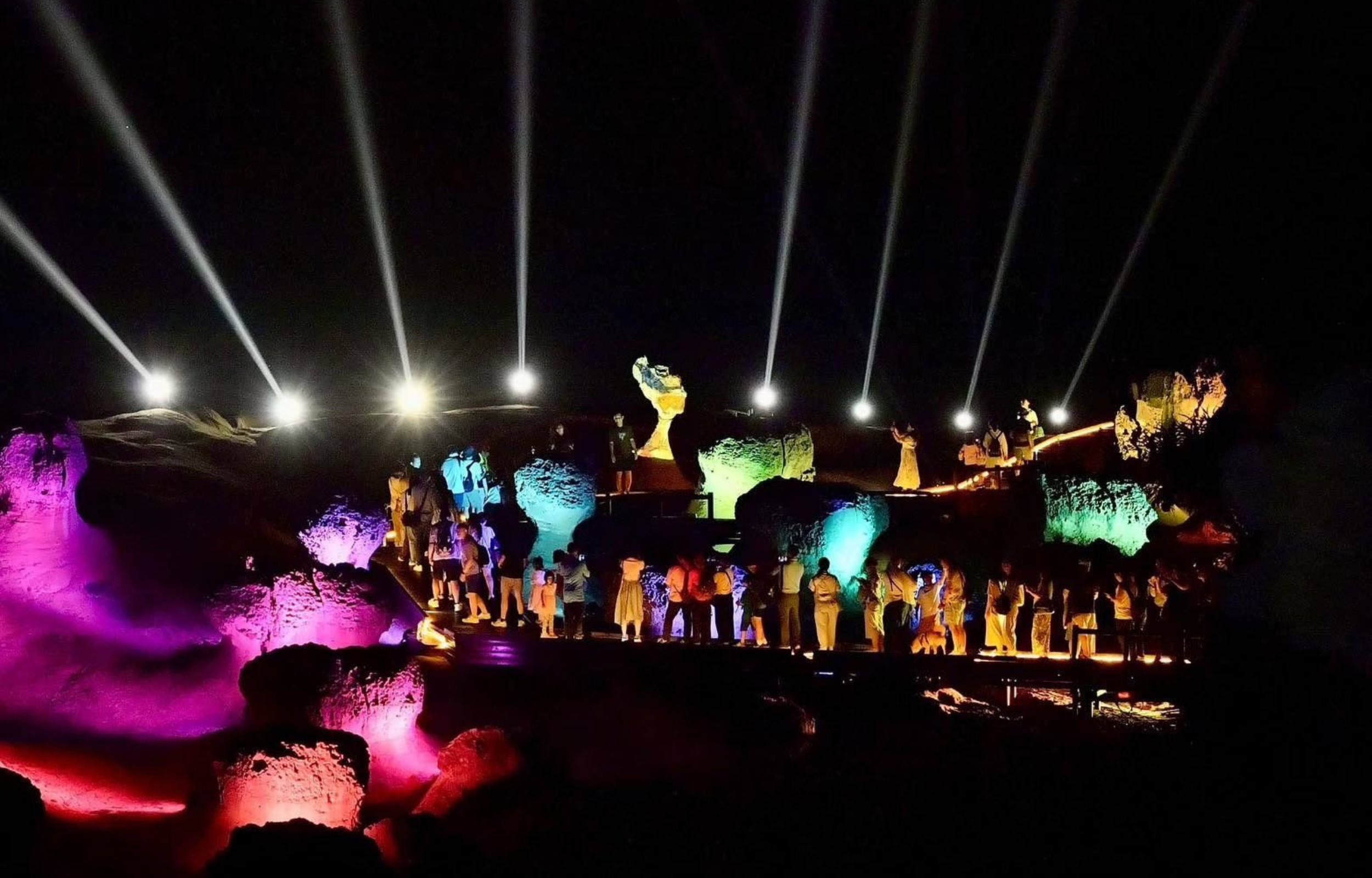 Yehliu Queen's Head Night Light Show+Jiufen Day Tour (Incl. Ticket)