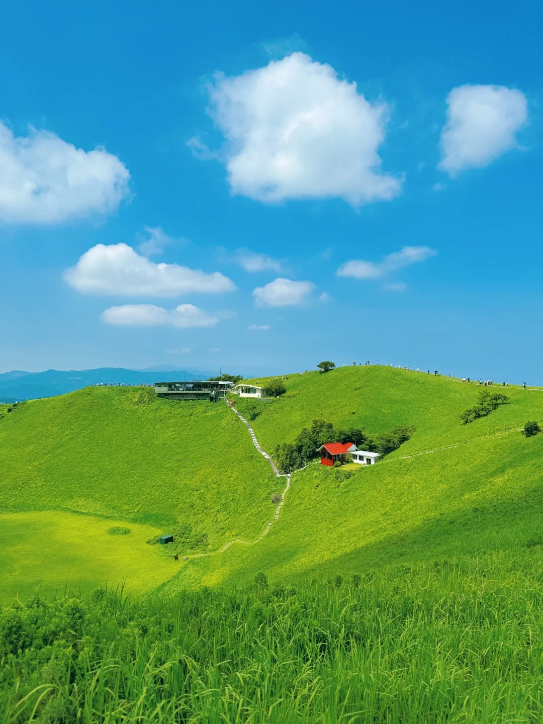 天空,海洋,與山的交融,360°全景風光。 天空,海洋,與山的交融,360°全景風光。