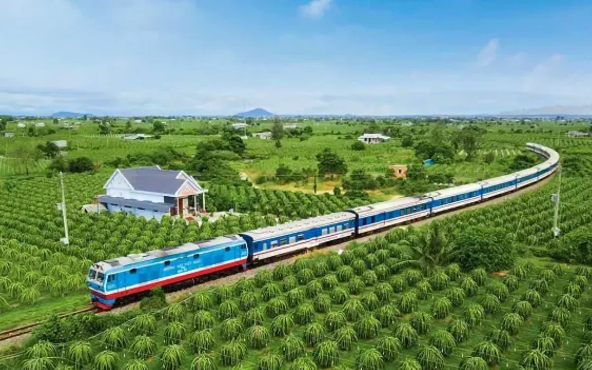 Ho Chi Minh - Quy Nhon train by Vietnam Railways 