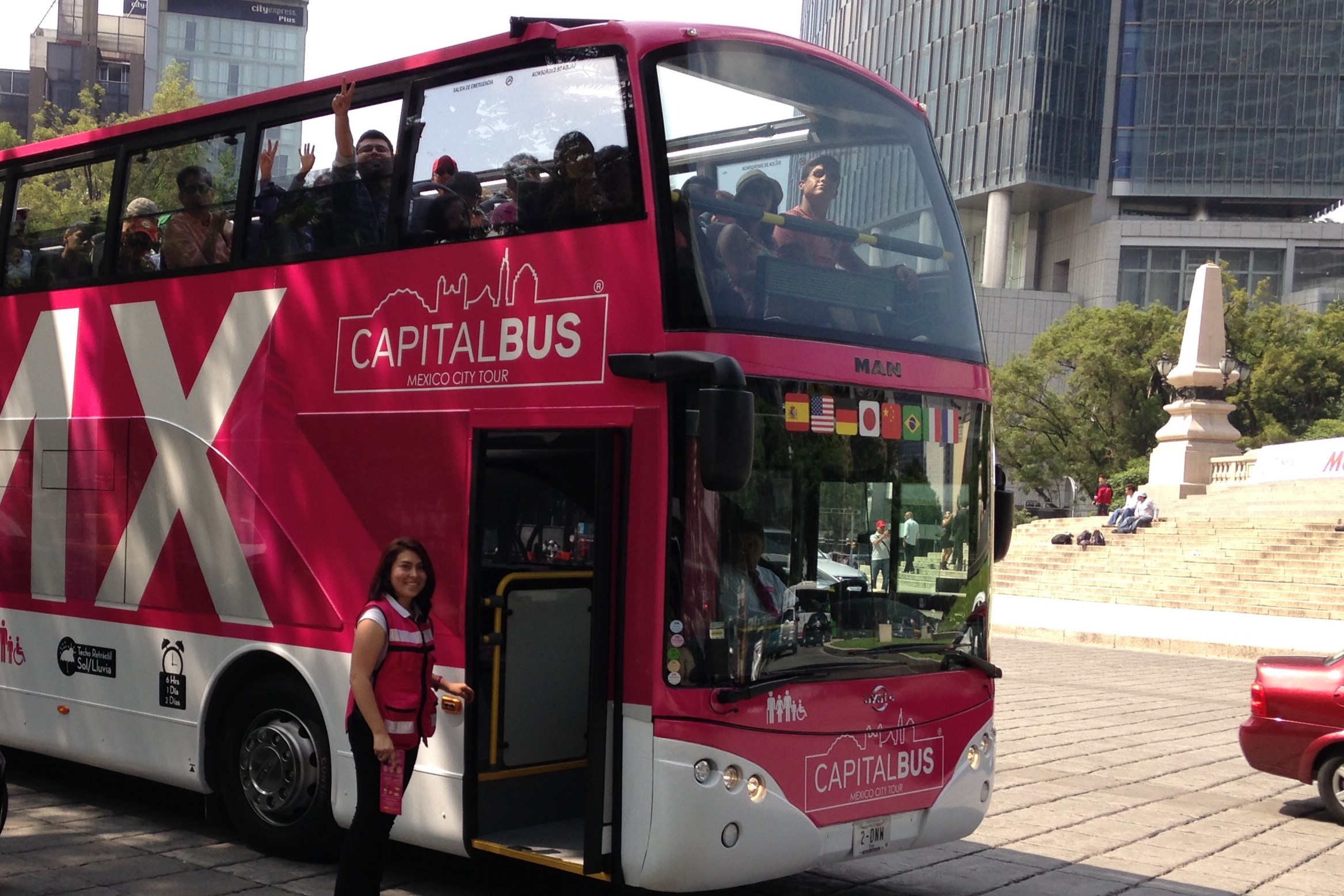 乗り降り自由 市内観光ツアー（メキシコ / Capital Bus提供）