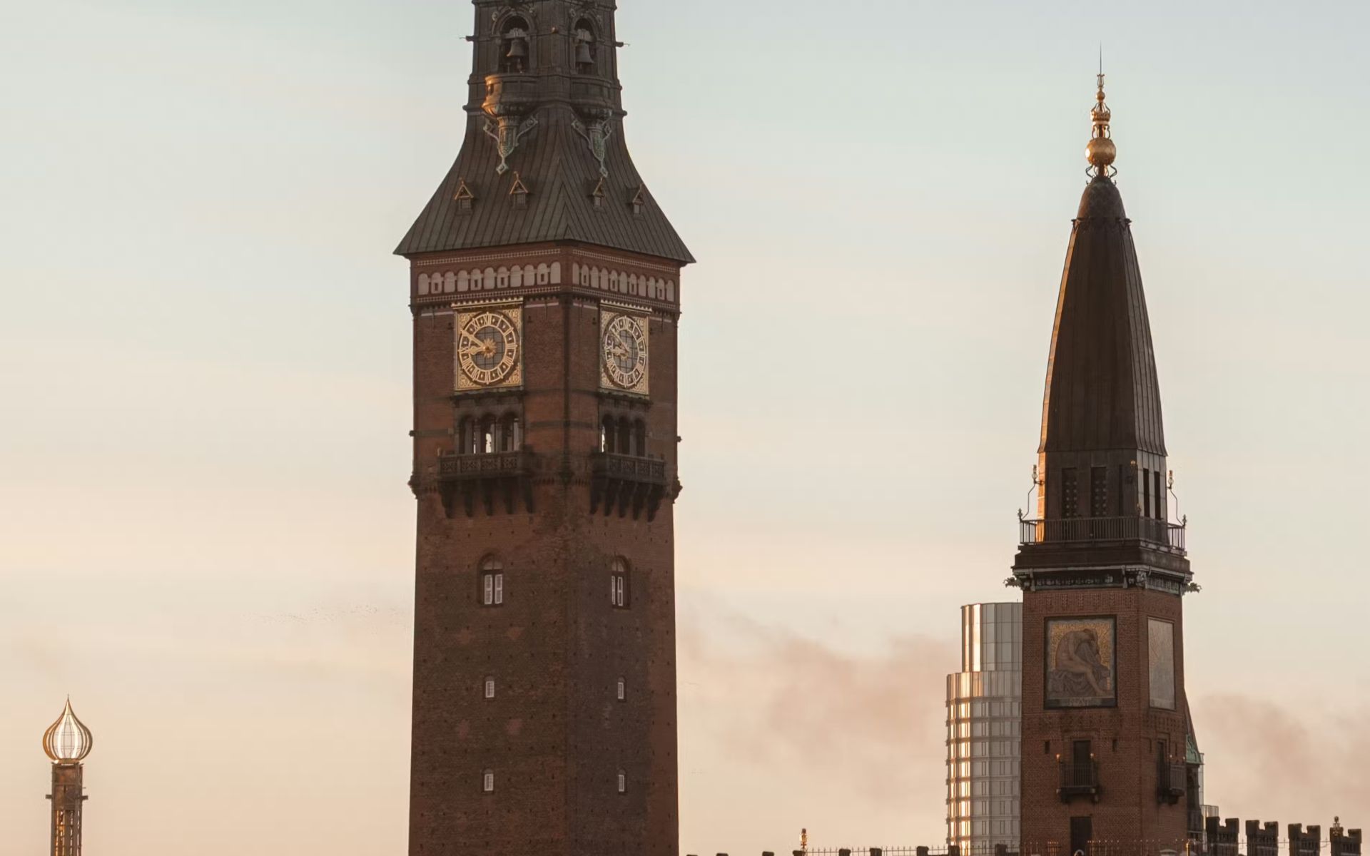 登上 300 階，抵達可拍出 Instagram 美照的觀景點，將無與倫比的城市美景盡收眼底。