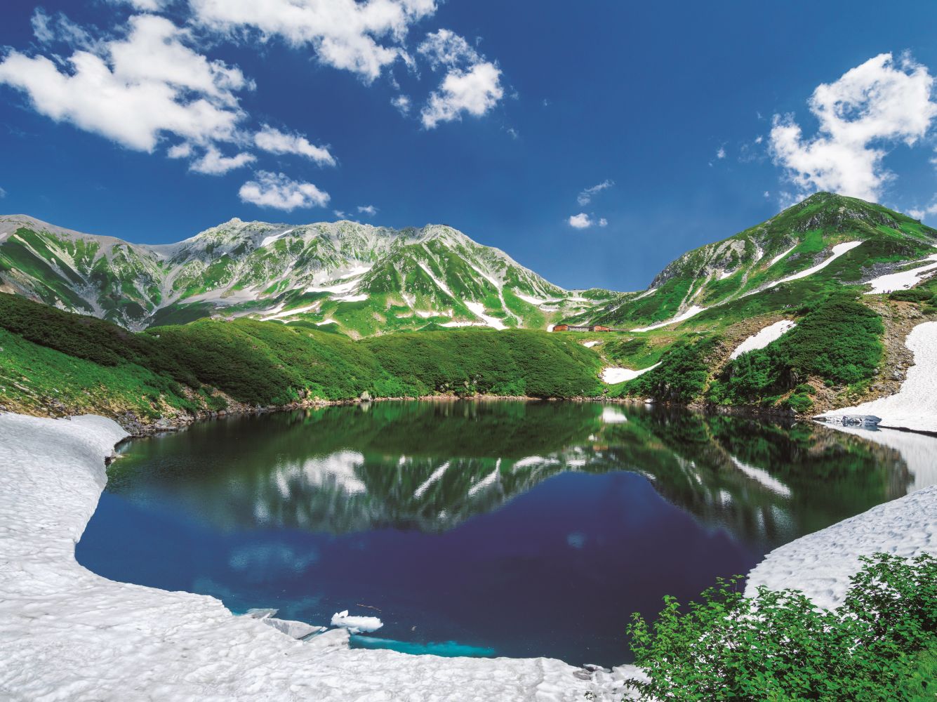 立山黑部阿爾卑斯山脈路線上高地2天1夜夏季之旅（名古屋出發）