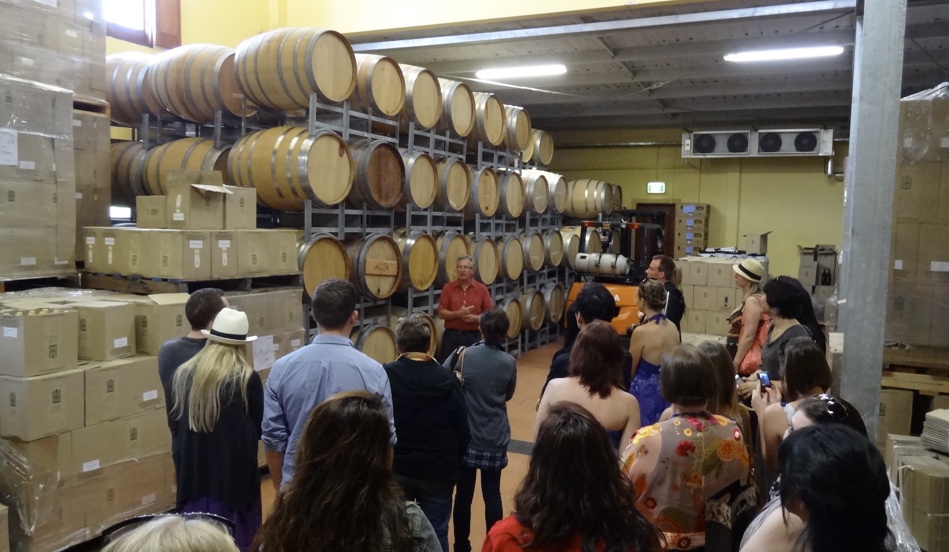 幕後酒莊之旅，探索傳統的橡木桶陳釀過程
