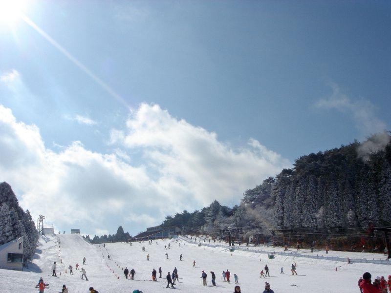 奈良公園＆六甲山雪上樂園玩雪一日遊（大阪出發）