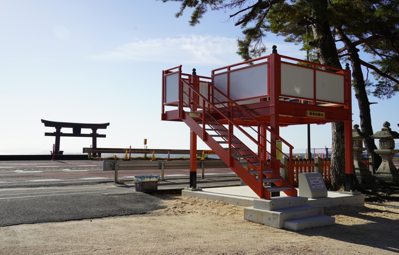 Lake Biwa Observatory, Shirahige Shrine, and Mangetsu-ji Temple Floating Temple Day Trip