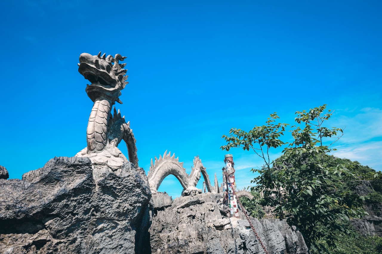 在寧平的臥龍山頂、長安名勝群、三谷洞欣賞如詩如畫的美景