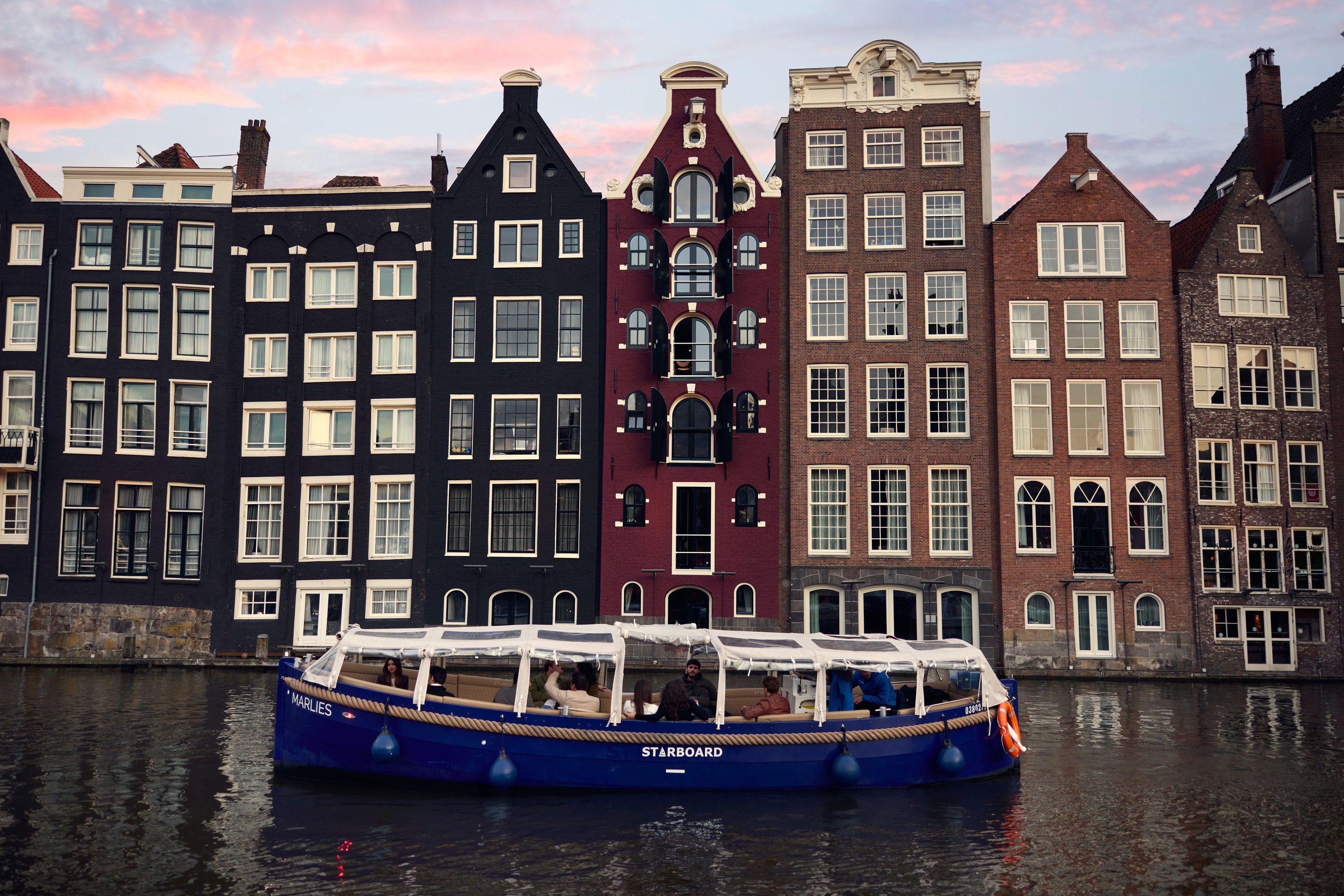 Evening candlelight cruise with wine & cheese in Amsterdam