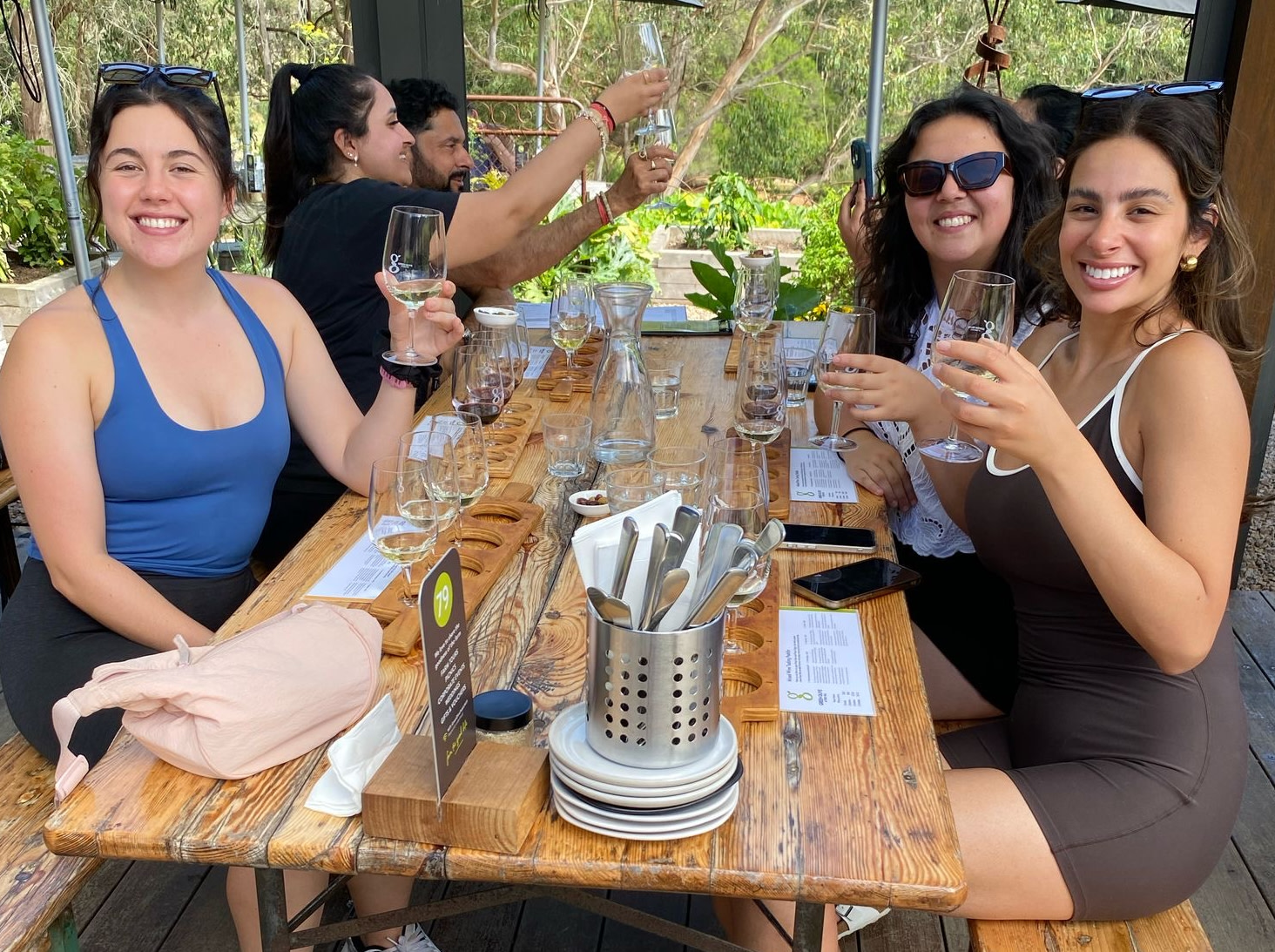 Mornington Peninsula Boutique Wine and Lunch Small Group Tour