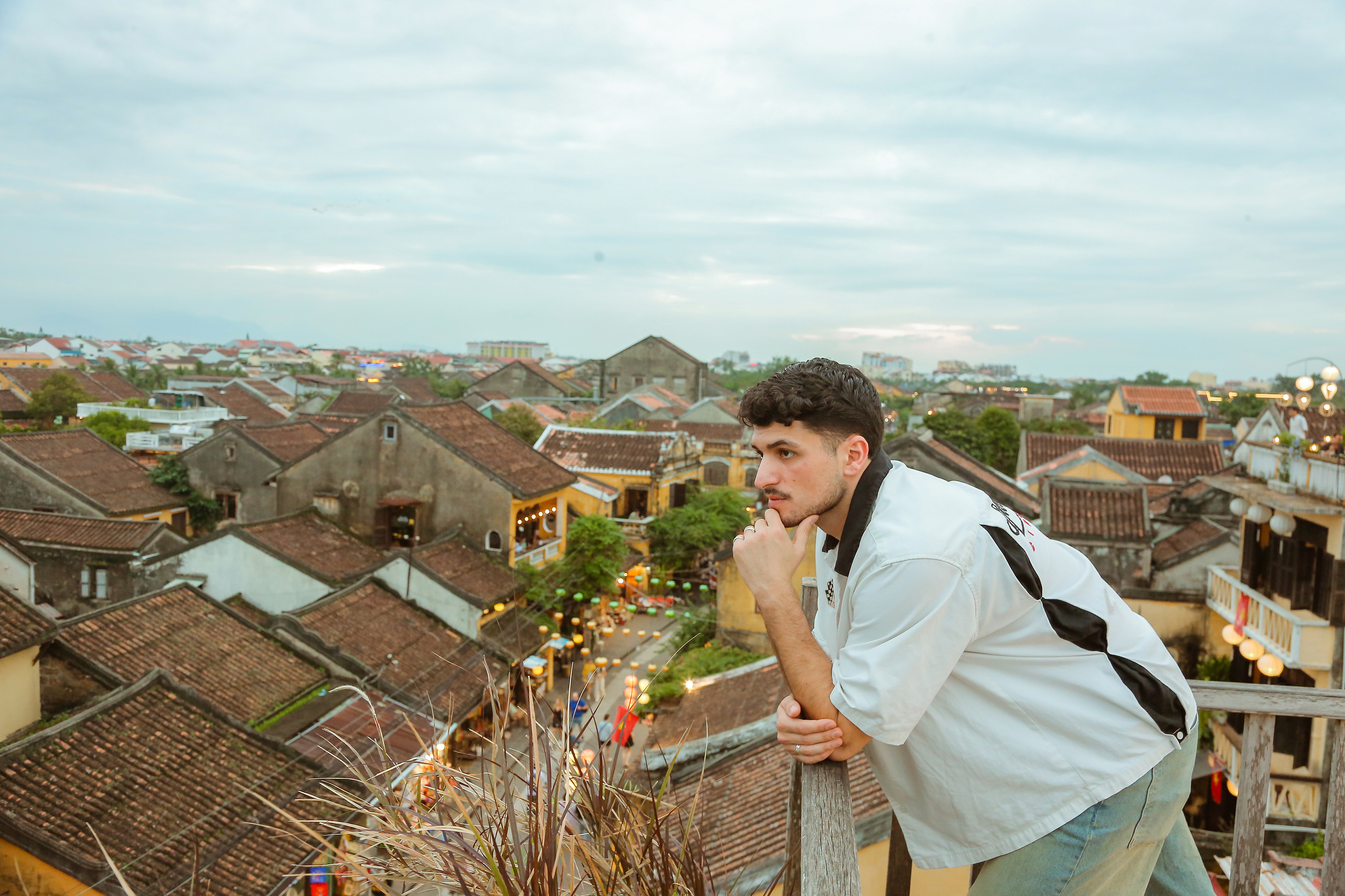 Hoi An: Private Photoshoot & Guided Walking and Posing