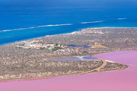 Abrolhos Islands and Pink Lake Scenic Flight tour from Geraldton