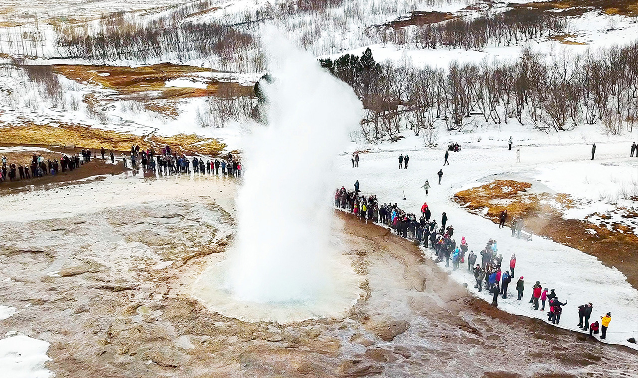 Iceland Golden Circle Blue Lagoon Day Tour: Crater Lake, Geyser, Golden Waterfall (including comfortable tickets)