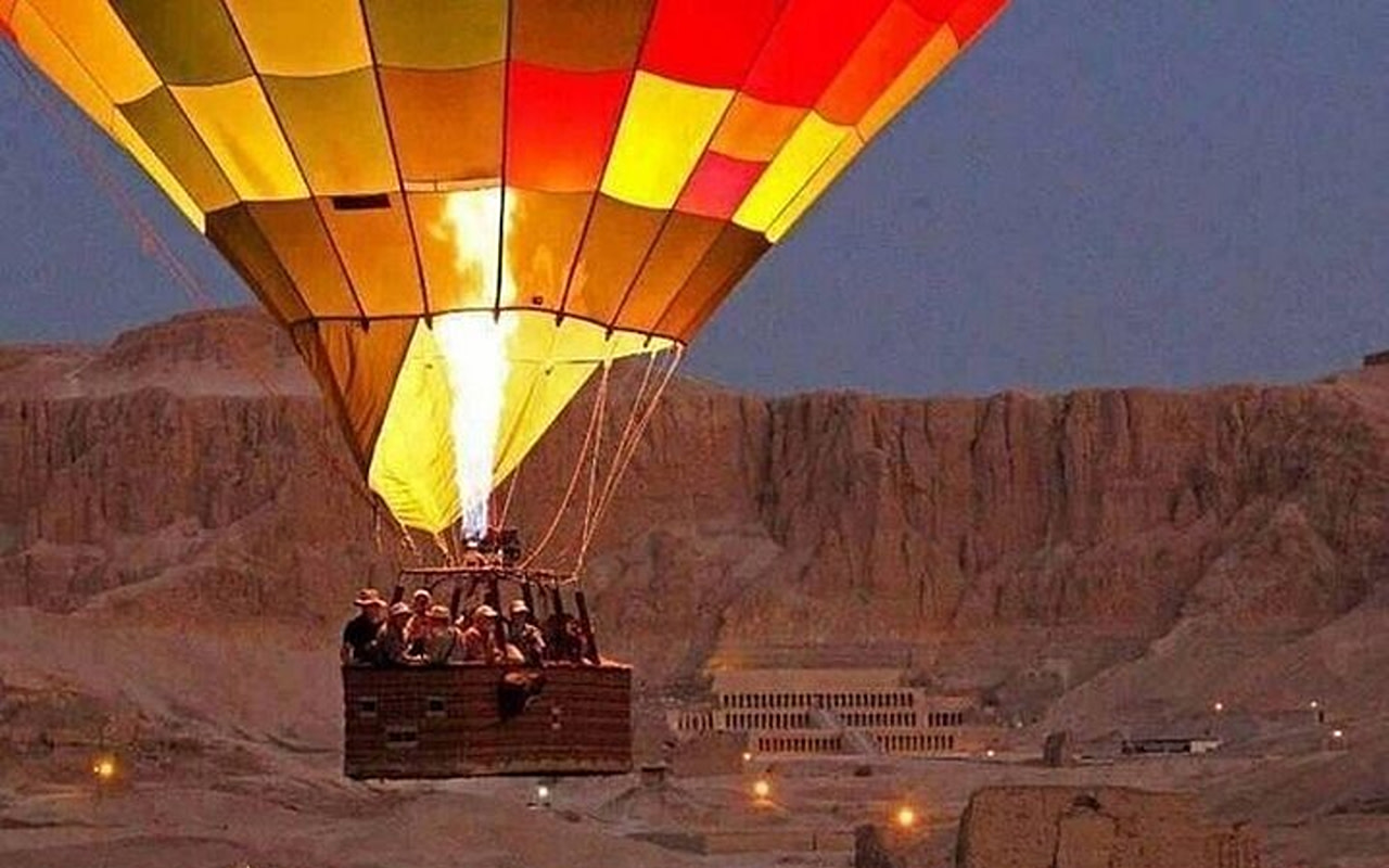 Hot Air Balloon Flight Experience in Luxor with Transfer
