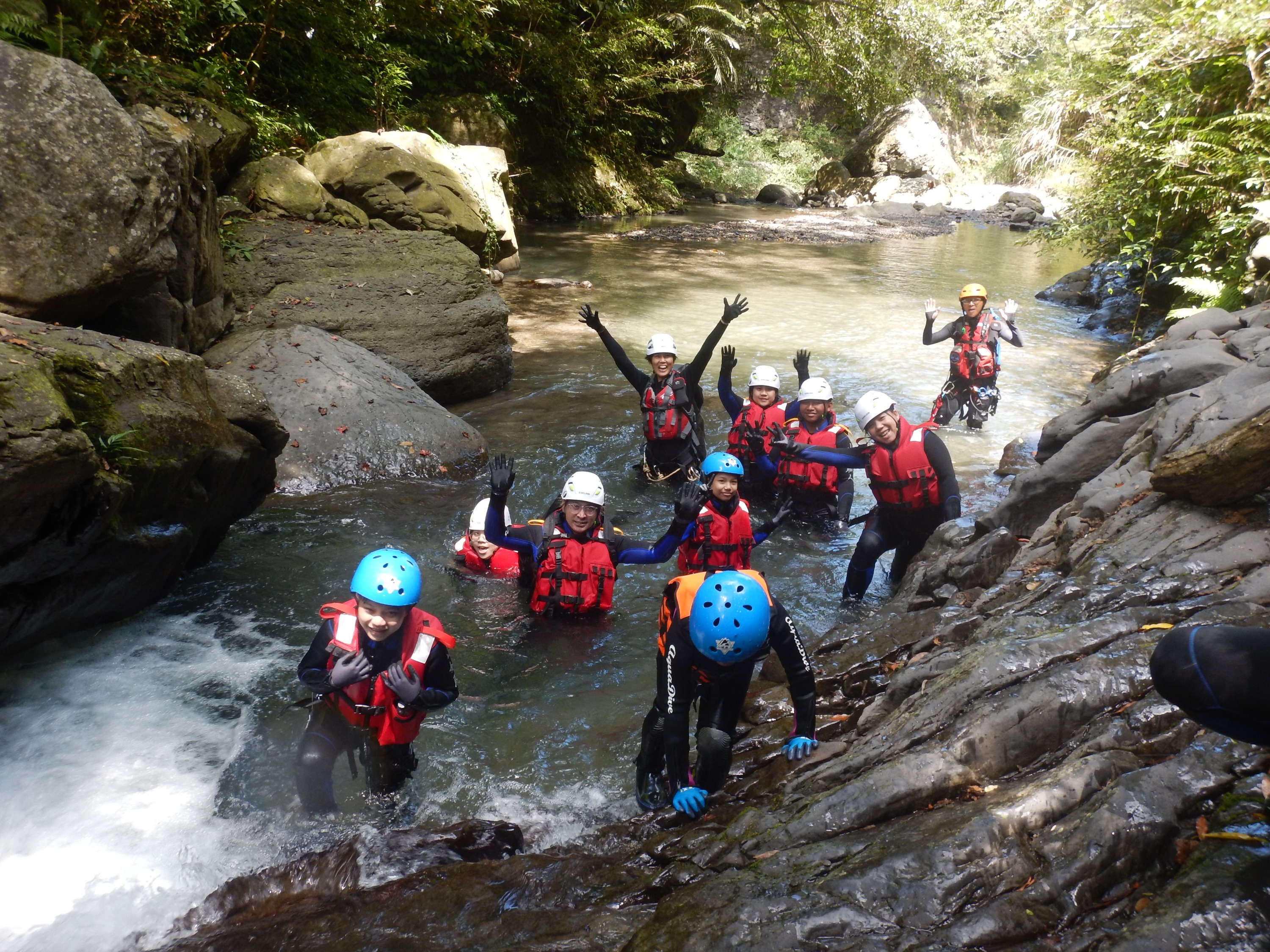 Zhongkeng River Trekking Experience in New Taipei