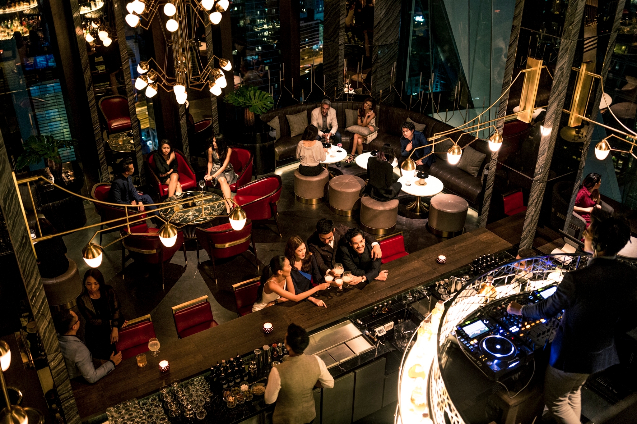 Cocktail Bar on 35th Floor at Penthouse Bar + Grill, Park Hyatt Bangkok