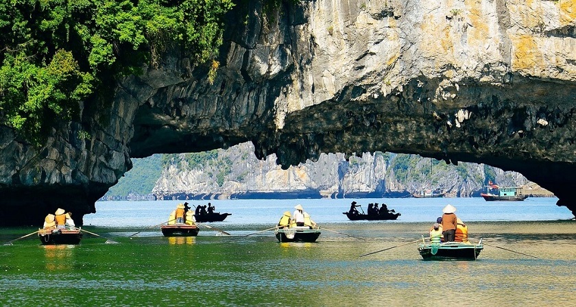 西莉娜號遊輪3天2夜下龍灣巡遊：驚歎洞和天堂島